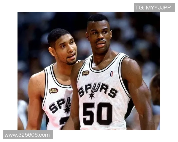 大卫罗宾逊：从绿茵场到人生巅峰的传奇旅程与荣耀时刻